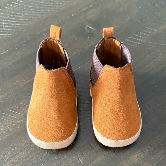 Old Navy Infant Shoes - Picture 1 of 4